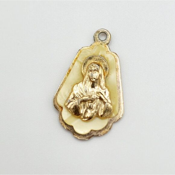 Vintage Gold mother of pearl Jesus pendant - Picture 1 of 4